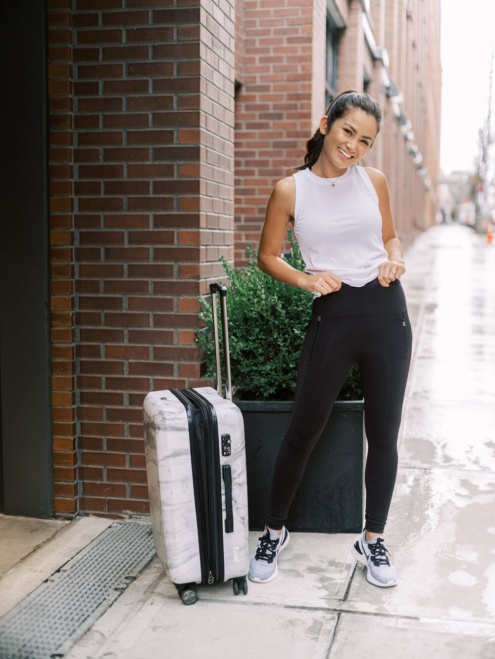 Airport or Gym – the outfit that's perfect for both! ✈️ - with love caila