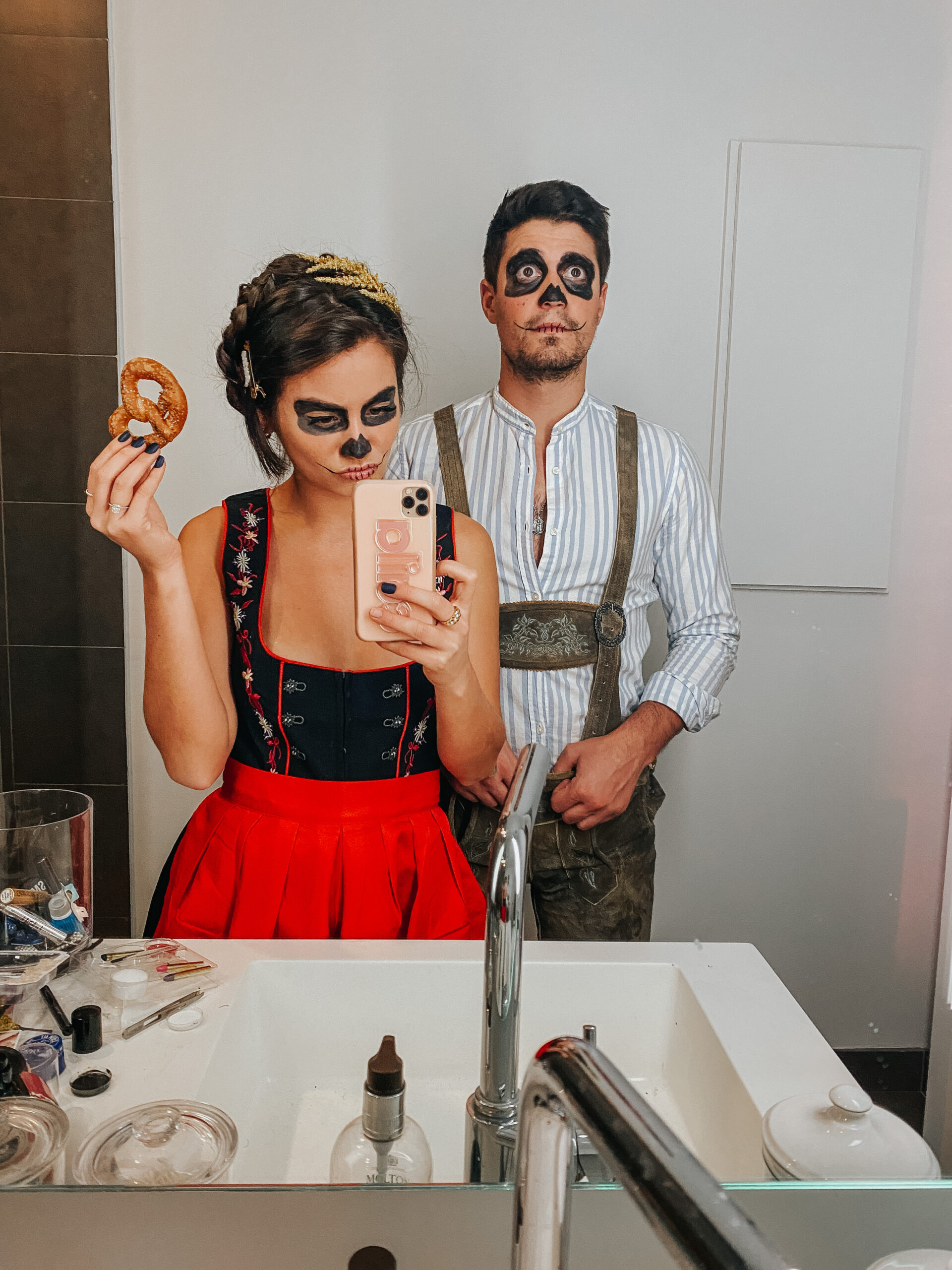 Witty Couples Halloween Costume &quot;I would die for a beer&quot; Oktoberfest